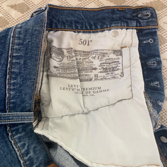 ☀️👖 Levi’s 501 Medium Wash High Rise Cutoff Denim Shorts - 25 👖☀️ - Picture 12 of 14